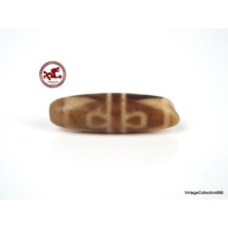 Powerful,  and very worn Agate DZI,  Antique 6 Lotus petals and Tiger Tooth pattern Dzi Bead,  tribal ethnic Dzi beads