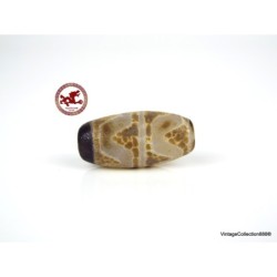 Antique,  worn and small agate bead Dzi,  Tibetan DZI "Tiger Tooth" with Dragon skin,  Tibetan agate bead,  tribal Dzi beads