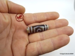 Antique and Powerful Agate Tibetan Dzi "3 Eyes",  agate tibetan beads,  antique dzi for necklace,  tribal ethnic Dzi beads