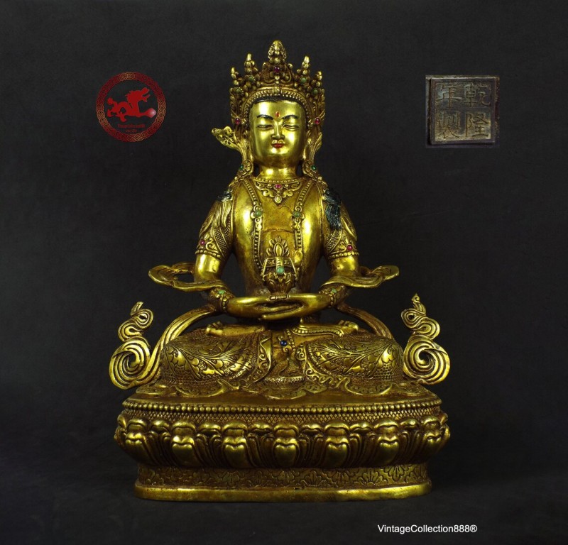 Antigua estatua de bronce dorado y enjoyado de Buda Amitayus, Bronce dorado 30cm - 11,81", sellada en la base Qian Long