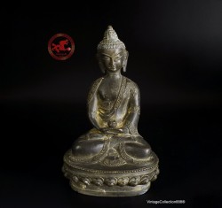 Antique Bronze Buddha...