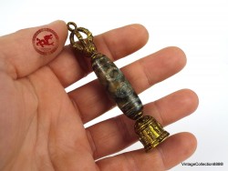 Powerful and old Agate DZI bead, Tibetan DZI "5 Eyes" wedged between Vajra and Ghanta or bell, Tibetan agate bead