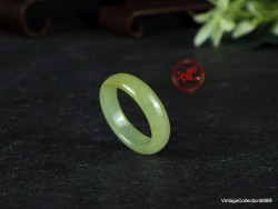 Anillo de jade jadeíta verde claro natural de . 6 -16,5 mm, anillo de jade jadeíta certificado.