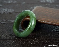 Jade ring,  natural Jadeite...