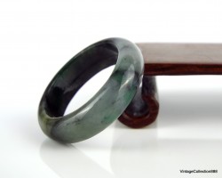 Anillo de jade gris y...