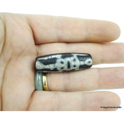 Old,  Rare and cracked DZI bead "Pestle for subduing demons",  tibetan Dzi stone bead,  prayer tibetan bead