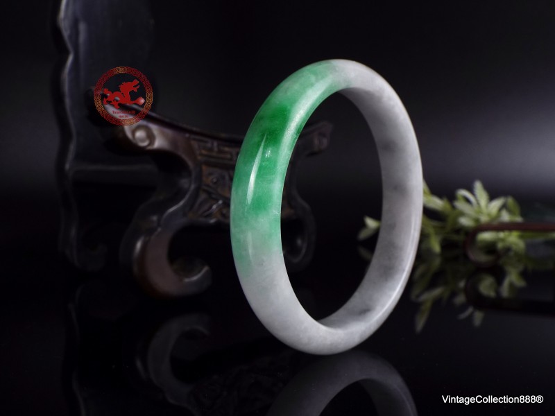 Gris claro y verde manzana Jadeíta Jade Bangle talla 62.8mm - 2.47", Pulsera Jade, Regalo para Mujer, regalo para chica