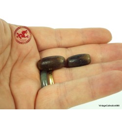 2x Old Tibetan Dzi Agate Beads "Tiger Tooth" Pattern, powerful dzi, Tibetan agate prayer bead, tribal Dzi beads