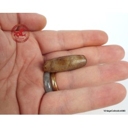 Old Tibetan DZI bead "Tiger Tooth", worn small Agate Dzi Bead, antique tibetan dzi amulet Agate Bead, Tibetan GZI Beads