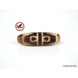 Powerful,  and very worn Agate DZI,  Antique 6 Lotus petals and Tiger Tooth pattern Dzi Bead,  tribal ethnic Dzi beads