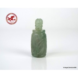 Antique Chinese SNUFF BOTTLE 20th Century Carved in Green Aventurine with Lotus Flower Patterns,  Qing Dynasty