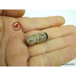 Antique,  worn and small agate bead Dzi,  Tibetan DZI "Tiger Tooth" with Dragon skin,  Tibetan agate bead,  tribal Dzi beads