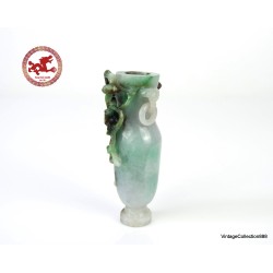 Chinese Snuff Bottle Jade carved, Rare and Ancient 19th Century of Qing Dynasty with a bird on branches & flowers