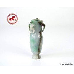 Chinese Snuff Bottle Jade carved, Rare and Ancient 19th Century of Qing Dynasty with a bird on branches & flowers