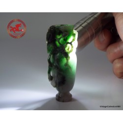 Chinese Snuff Bottle Jade carved, Rare and Ancient 19th Century of Qing Dynasty with a bird on branches & flowers